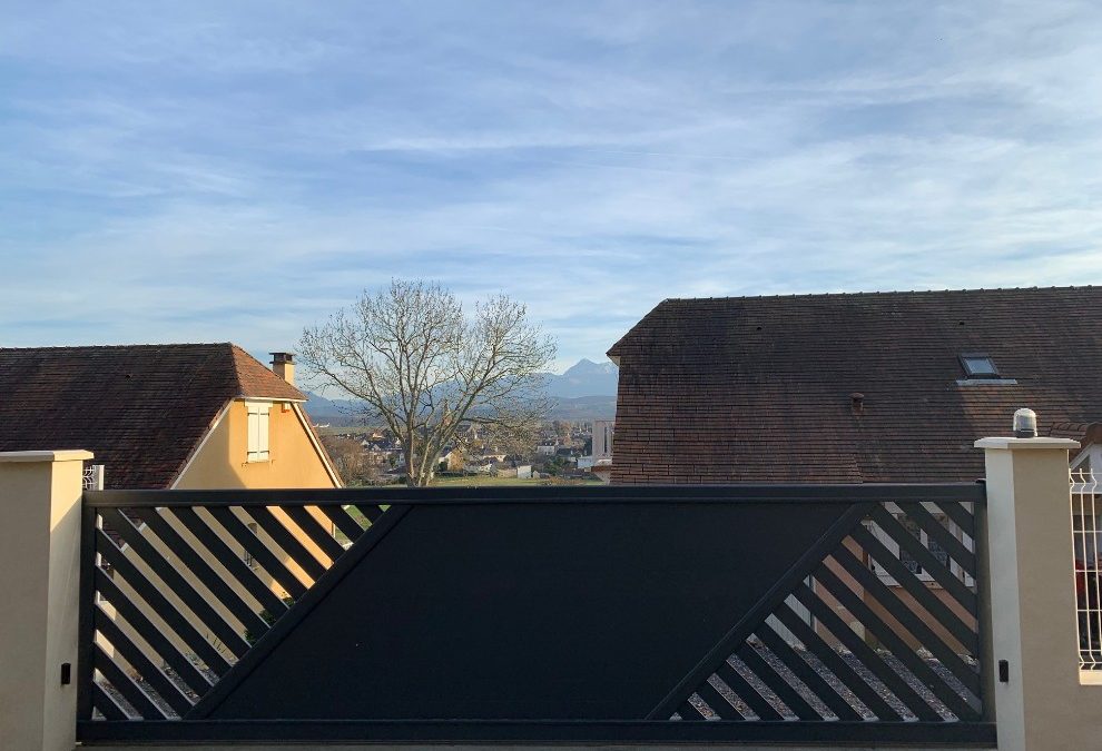 Portail coulissant en aluminium à Ossun