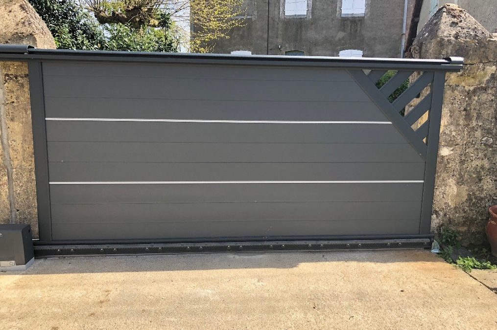 Portail coulissant en aluminium à Vidouze